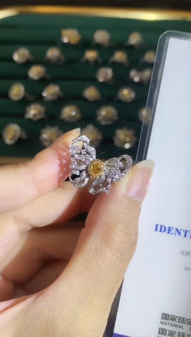 18K金镶嵌戒指钻石055