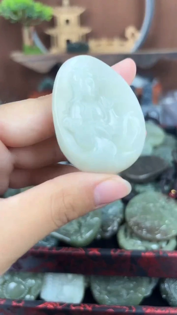 和田玉未镶嵌颈饰1