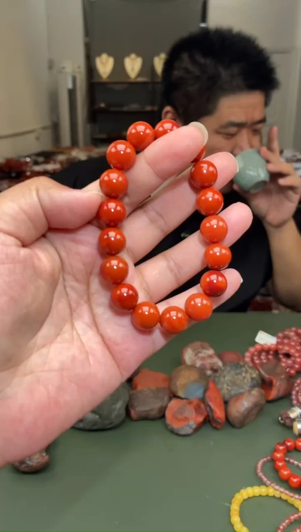 未镶嵌手串南红玛瑙单圈手串一条约12mm多样性发货