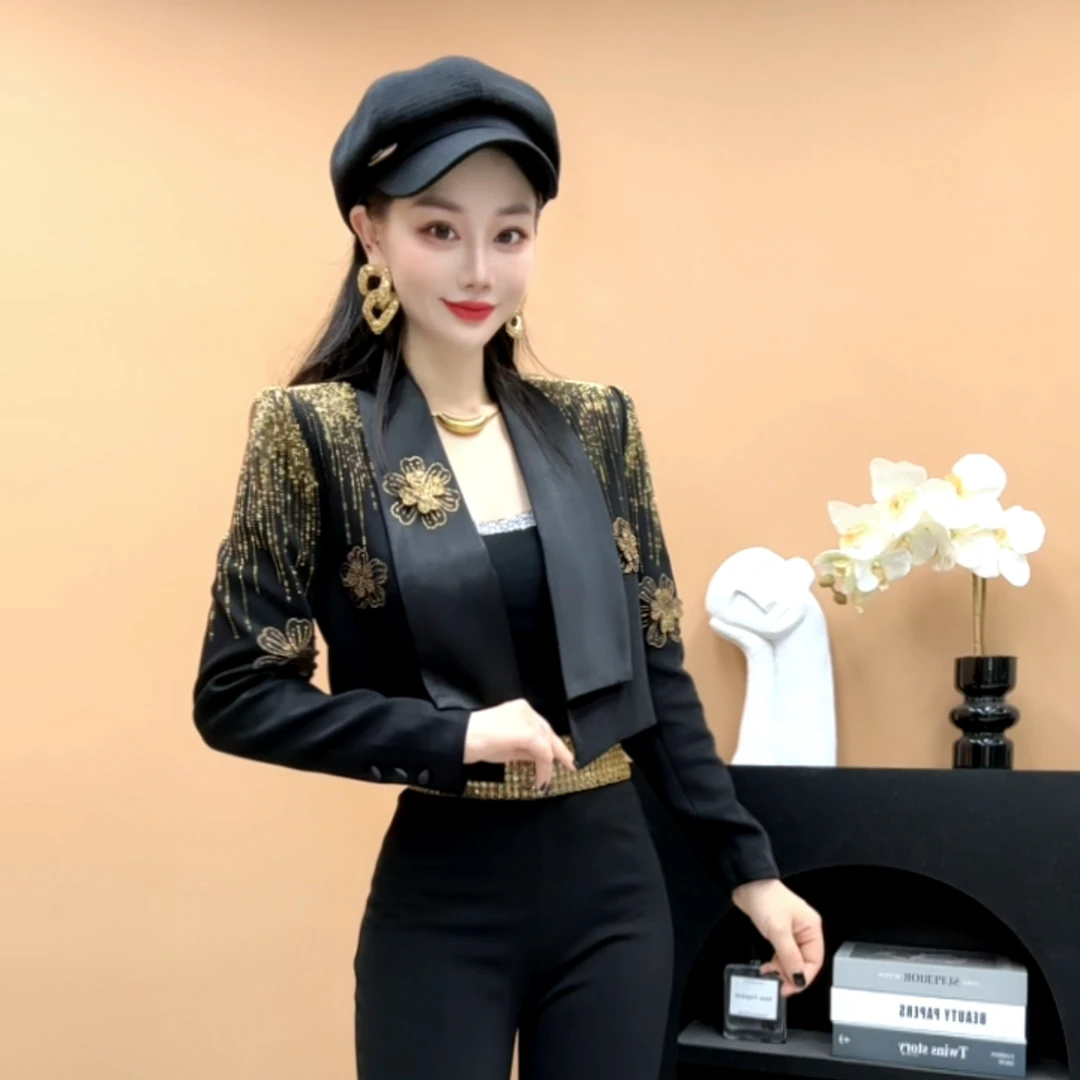 重工烫钻新款短款气质西装外套