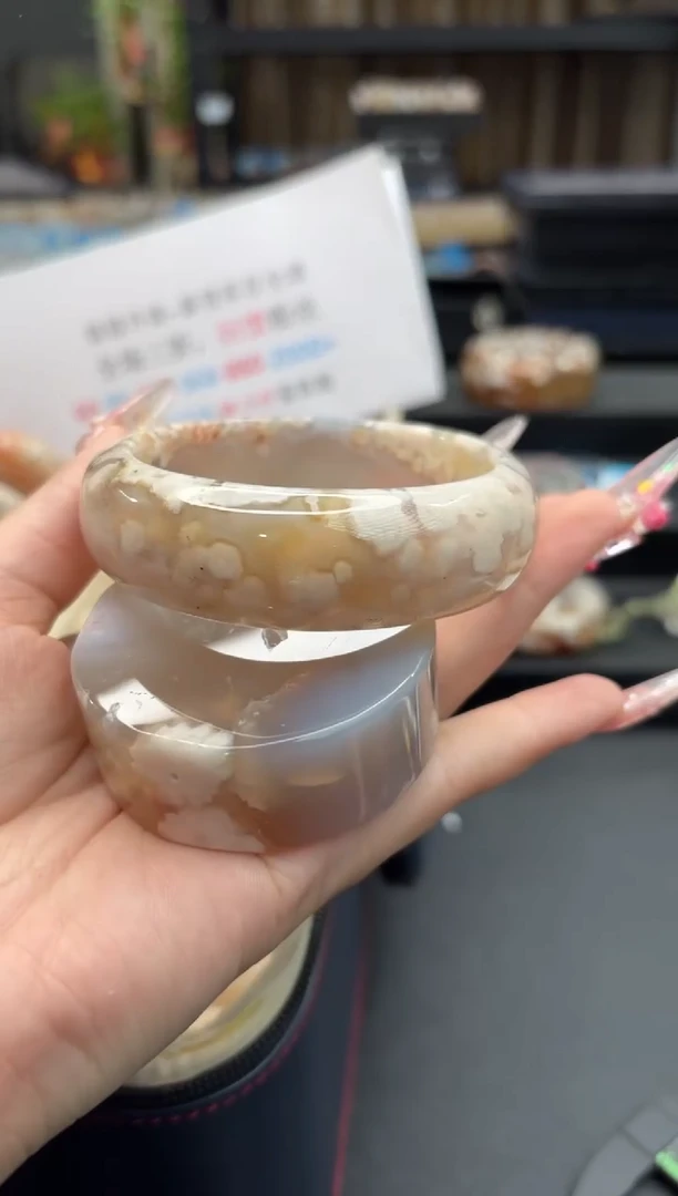 未镶嵌手镯石英质玉85(62圈赠送镯心)