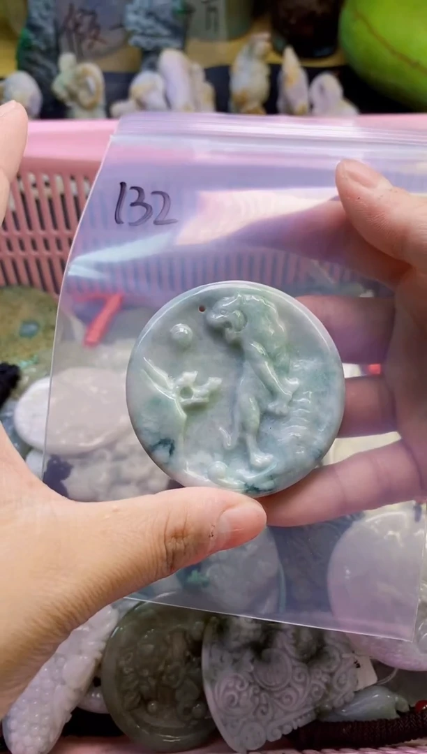 翡翠未镶嵌颈饰天然翡翠132