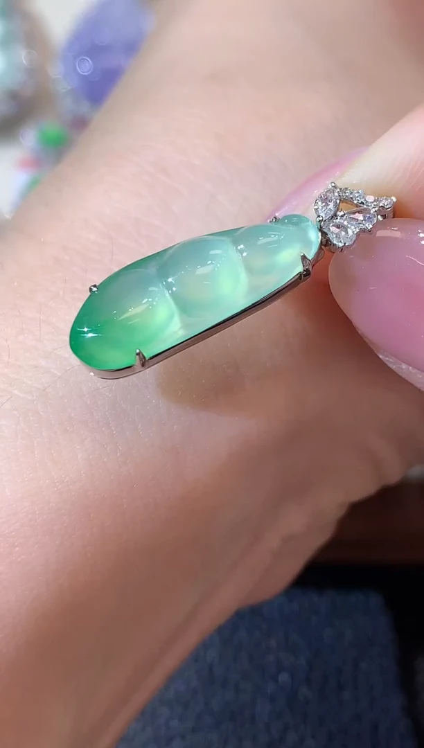 吊坠(不含链)18K金镶嵌翡翠A84