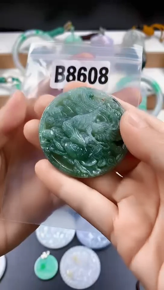 颈饰未镶嵌翡翠天然翡翠吊坠挂件