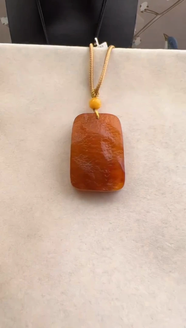 【闪购商品】琥珀裸石未镶嵌10216038-吊坠