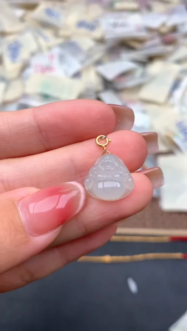 18K金镶嵌挂件翡翠一