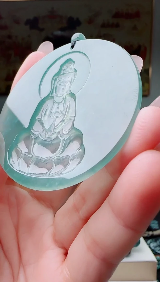 翡翠未镶嵌颈饰多样性发其一