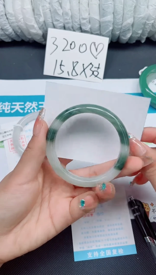 石英质玉手镯未镶嵌200-圈口58.2