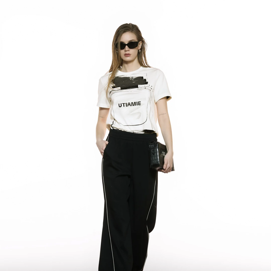 U/TI 纯色系香水系列大香水图案百搭颜值款棉感透气清凉短袖T恤