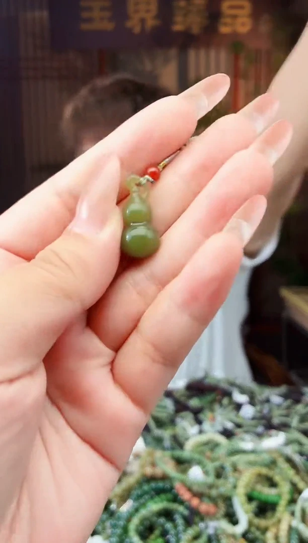 和田玉未镶嵌颈饰拍一发一