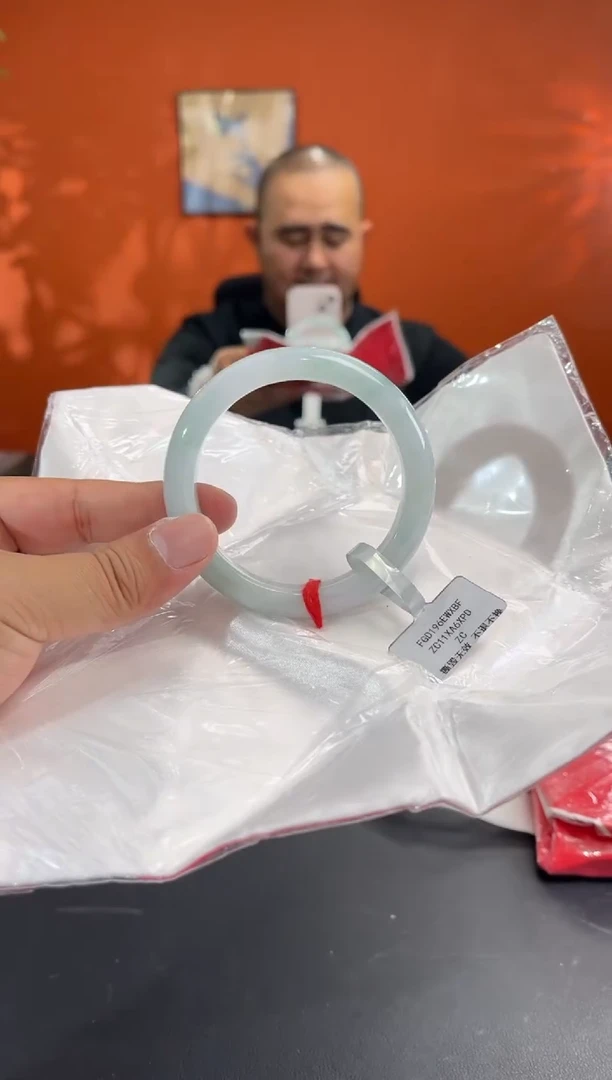 未镶嵌手镯翡翠13        圈口57