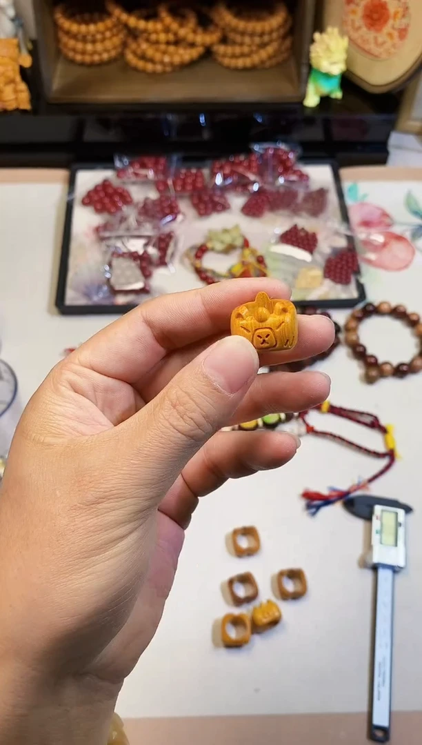 【闪购商品】非洲檀香无事牌跑环