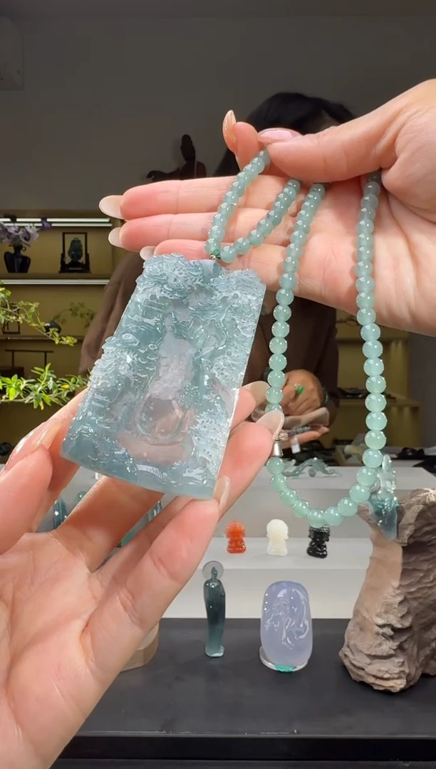 吊坠(赠链)未镶嵌翡翠山水观音（多样性发其一）