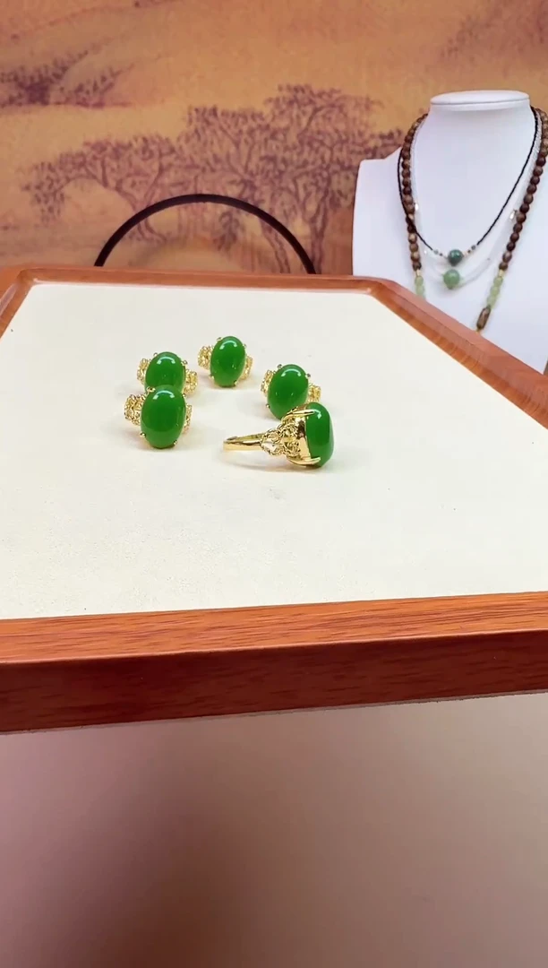 和田玉戒指14K金镶嵌J05