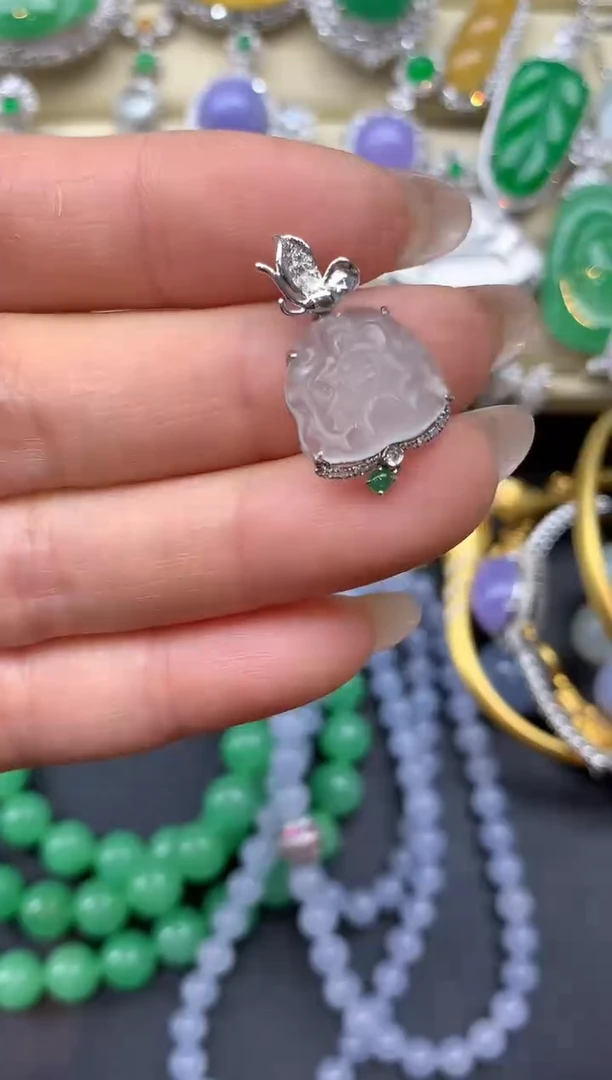 翡翠18K金镶嵌颈饰219-雪姐翡翠天天见