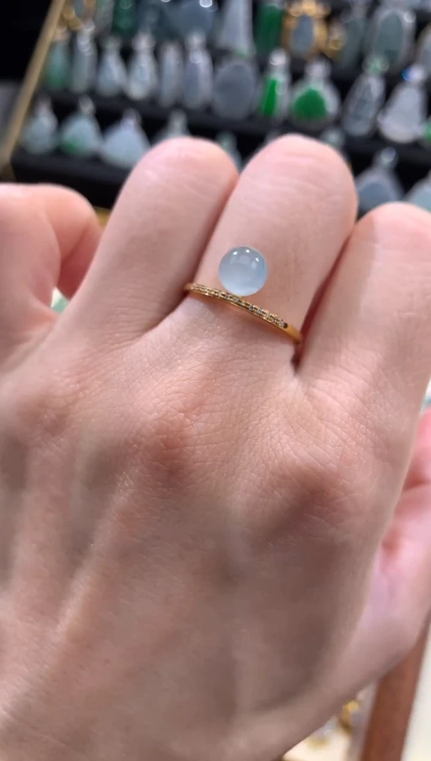 颈饰18K金镶嵌翡翠翡翠