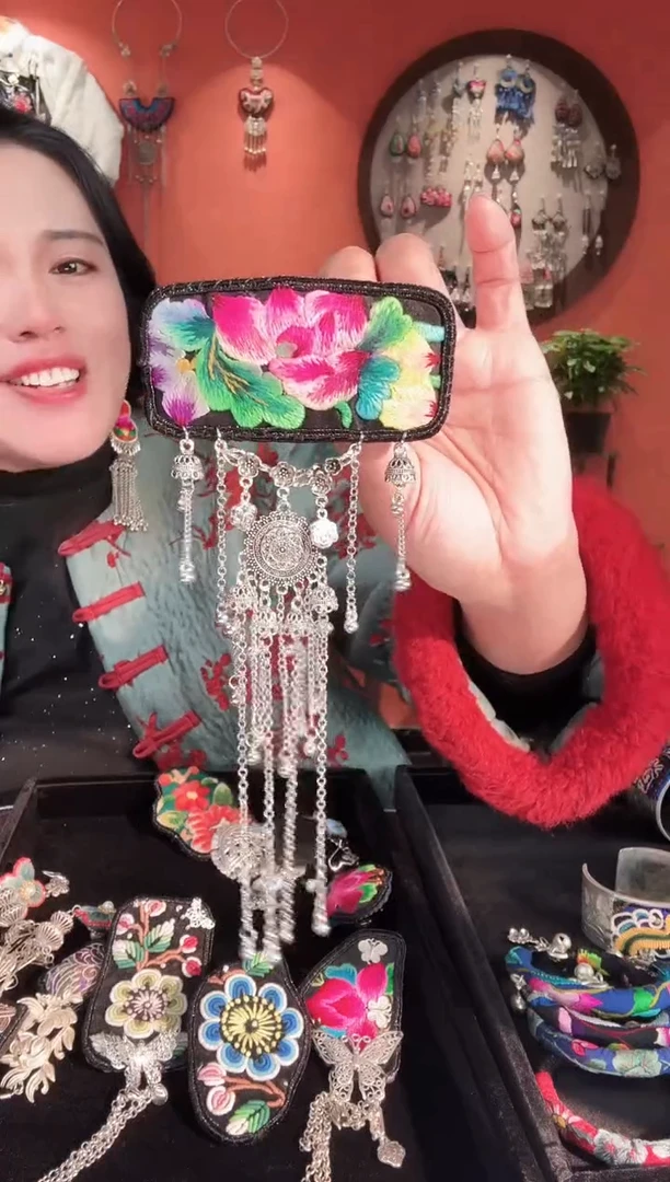 织绣手工苗绣刺绣首饰26