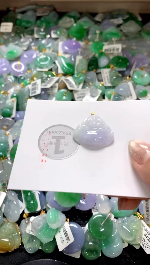 颈饰18K金镶嵌翡翠1111111111111111