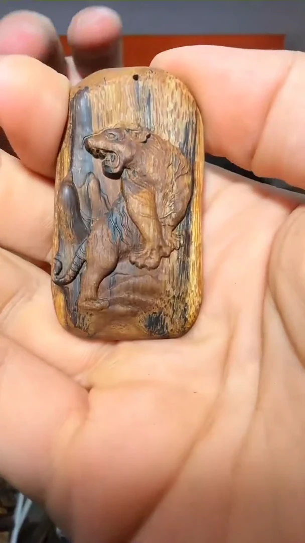 吊坠沉香110号红土生肖虎多样性发一