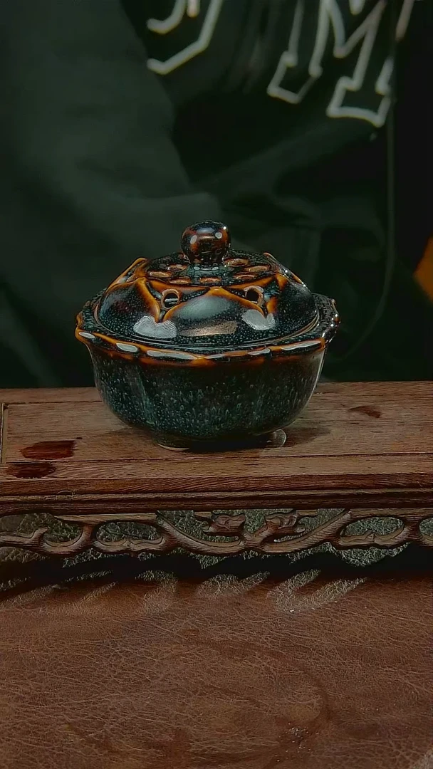 乌金釉香炉
