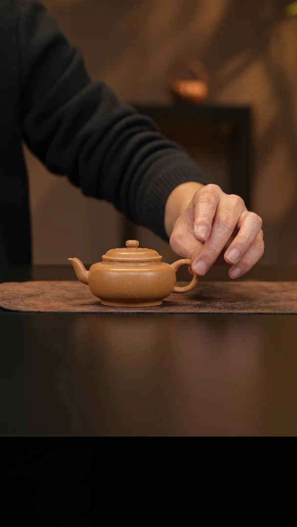 【闪购商品】紫砂茶壶允禾斋wzht 段泥 宫灯 130c