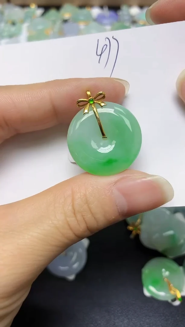翡翠18K金镶嵌颈饰 天然翡翠A货