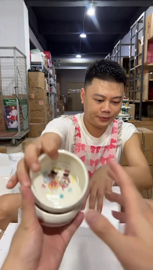 瓷片面包超人小圆碗一对微瑕