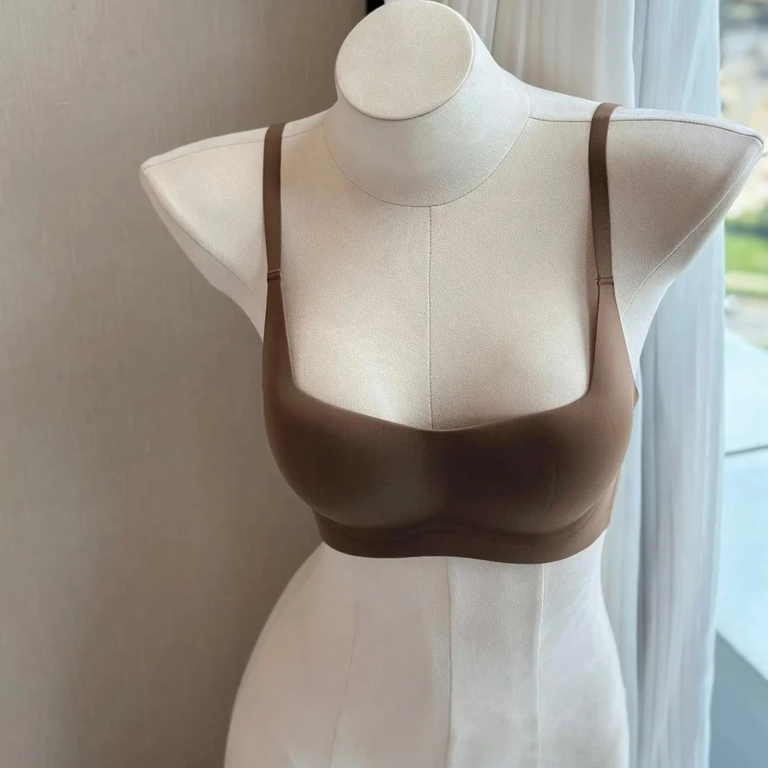 方领裸感小胸聚拢内衣女上托防下垂软支撑无钢圈收副乳文胸罩无痕