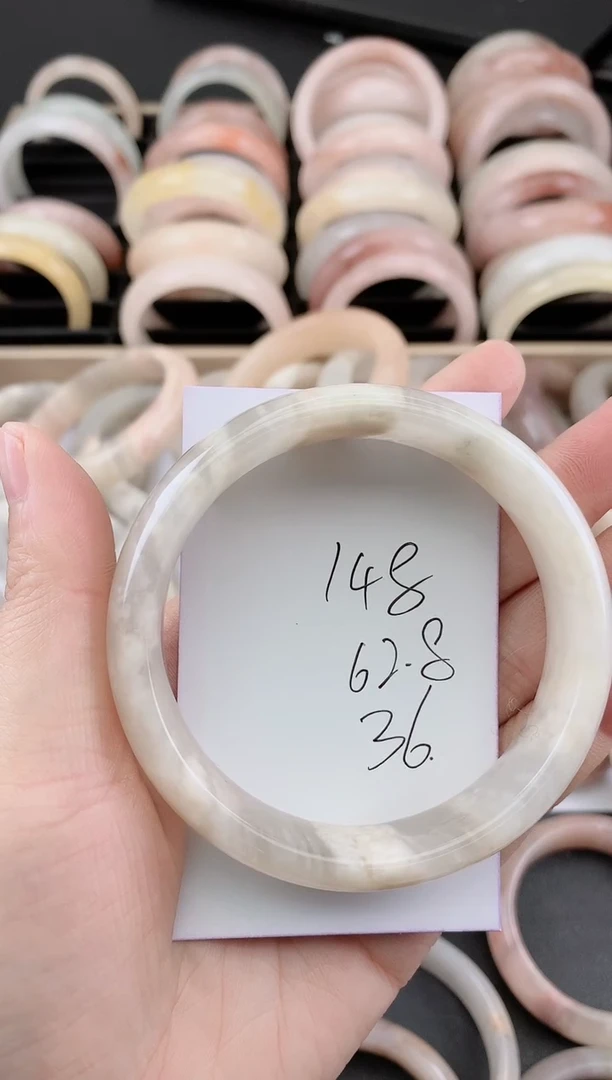 未镶嵌手镯石英质玉148