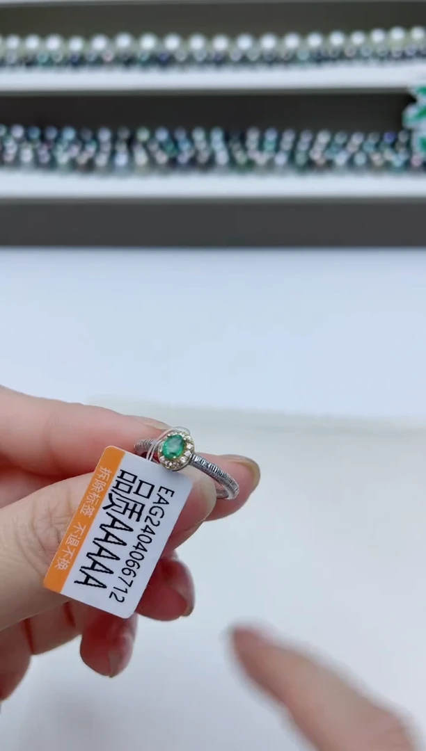 银S925镶嵌戒指祖母绿A89