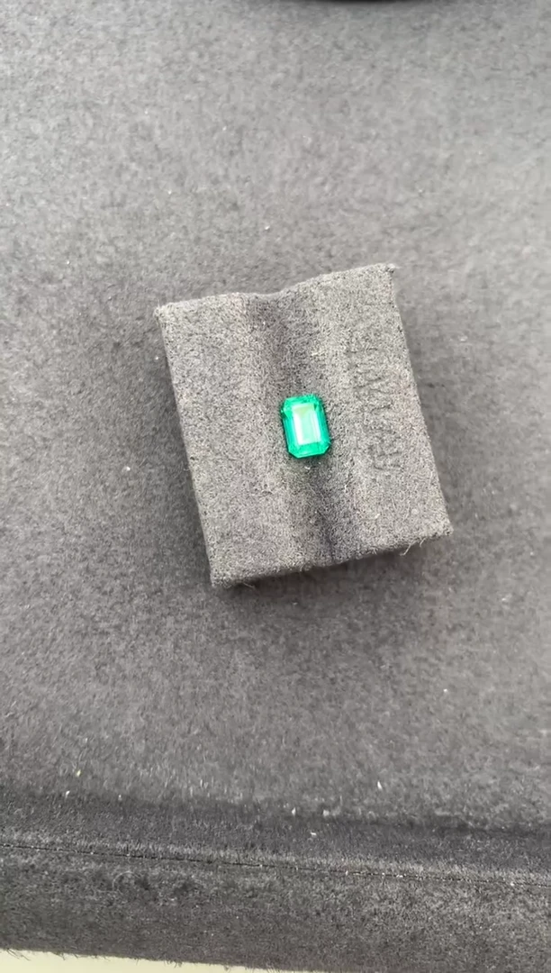 裸石祖母绿0.69ct祖母绿  定制  FH