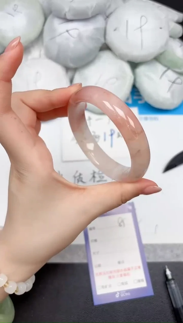 未镶嵌手镯石英质玉85/5657