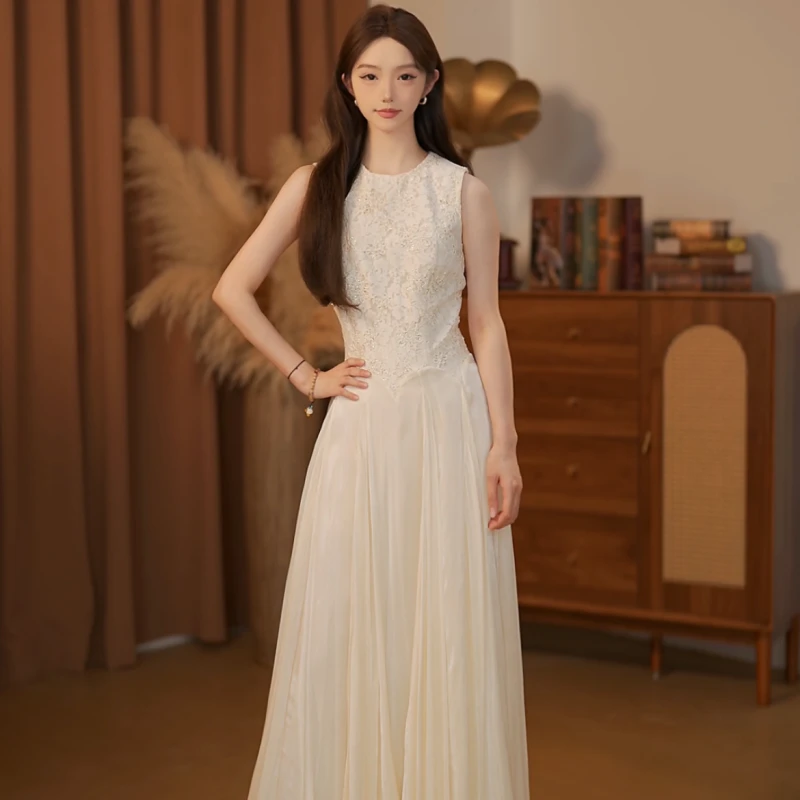 【小也】早春气质名媛风白色圆领连衣裙新款温柔风-HZ650