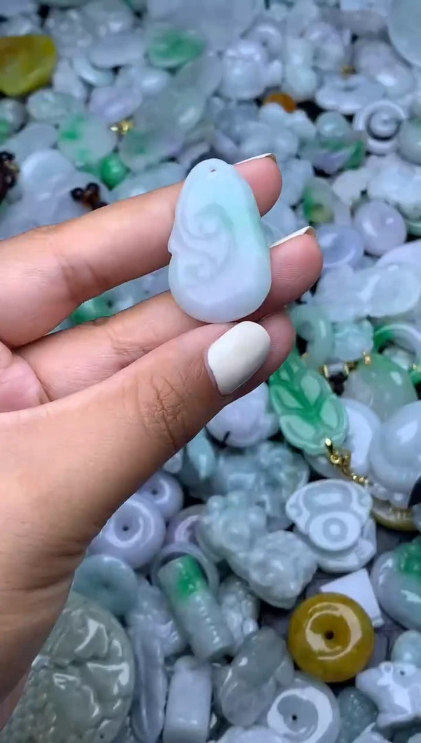 翡翠未镶嵌颈饰天然缅甸翡翠吊坠