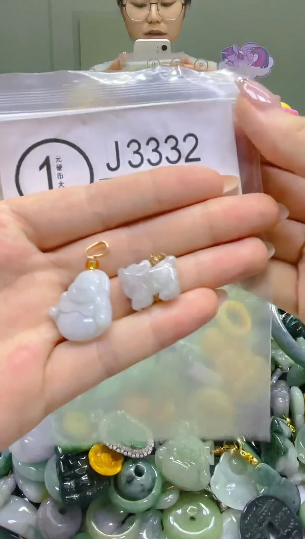 翡翠未镶嵌颈饰/J /翡翠A货，一件也是批发价