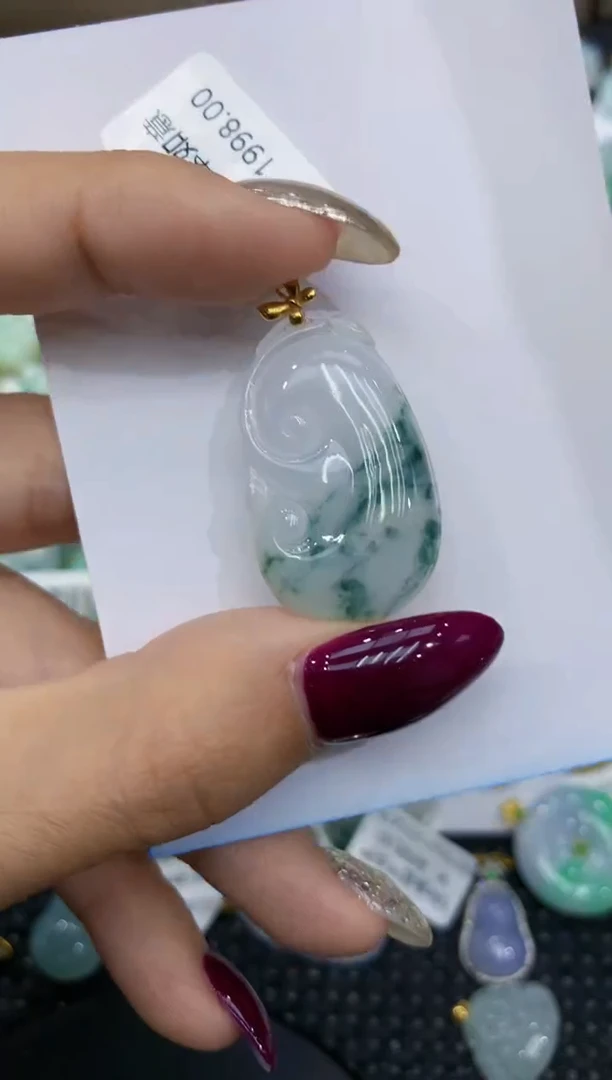 翡翠18K金镶嵌颈饰111111111111