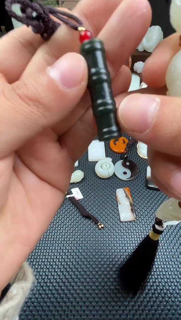 未镶嵌和田玉挂件玺玉珠宝玉器闪购