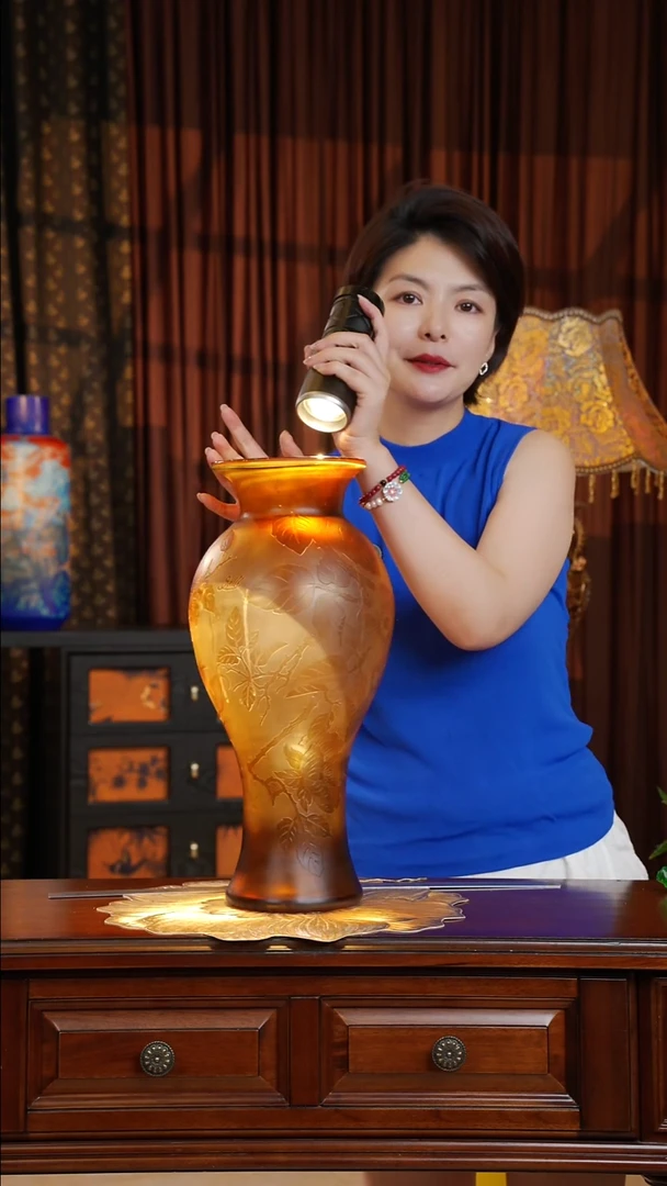 手工艺品琉璃格雷--小蛮腰