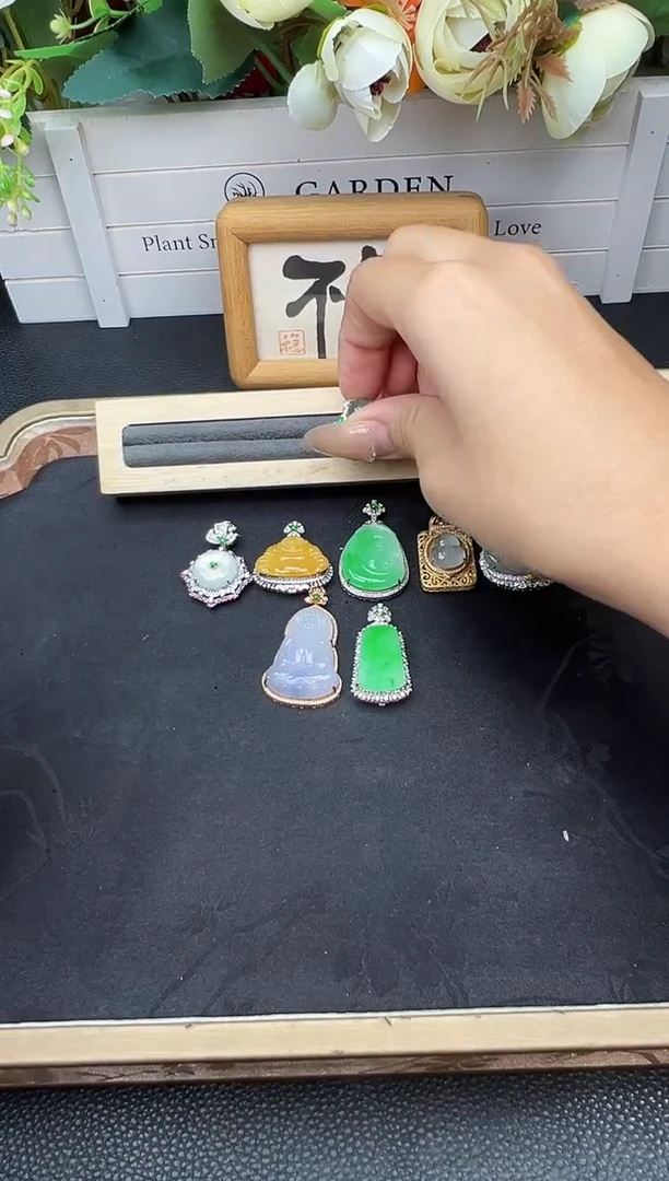 吊坠(不含链)18K金镶嵌翡翠勿拍