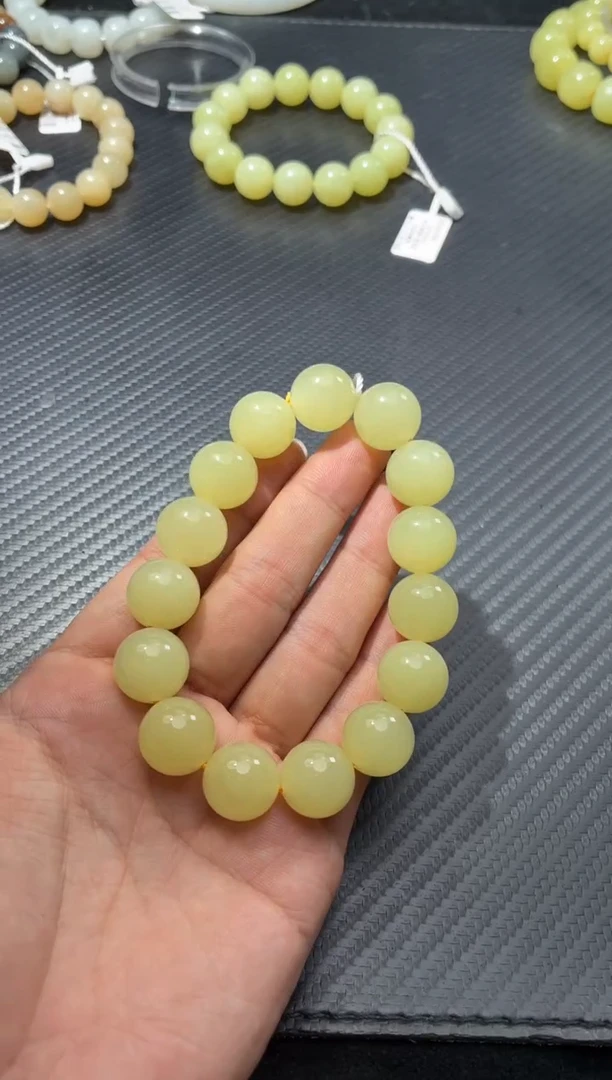 未镶嵌手链和田玉（黄玉）若羌卡14手串微色差