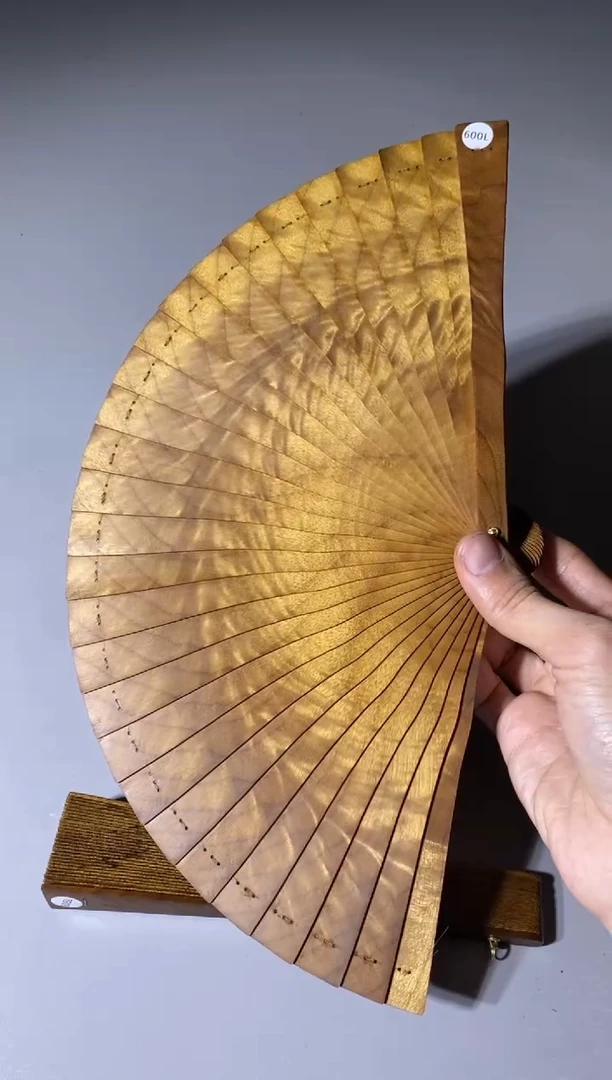 【闪购商品】金丝楠木雕600号18cm精品金丝楠扇子
