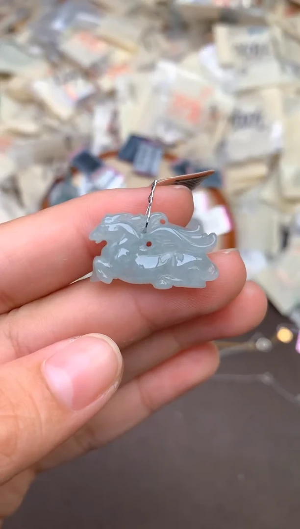 未镶嵌挂件翡翠 —