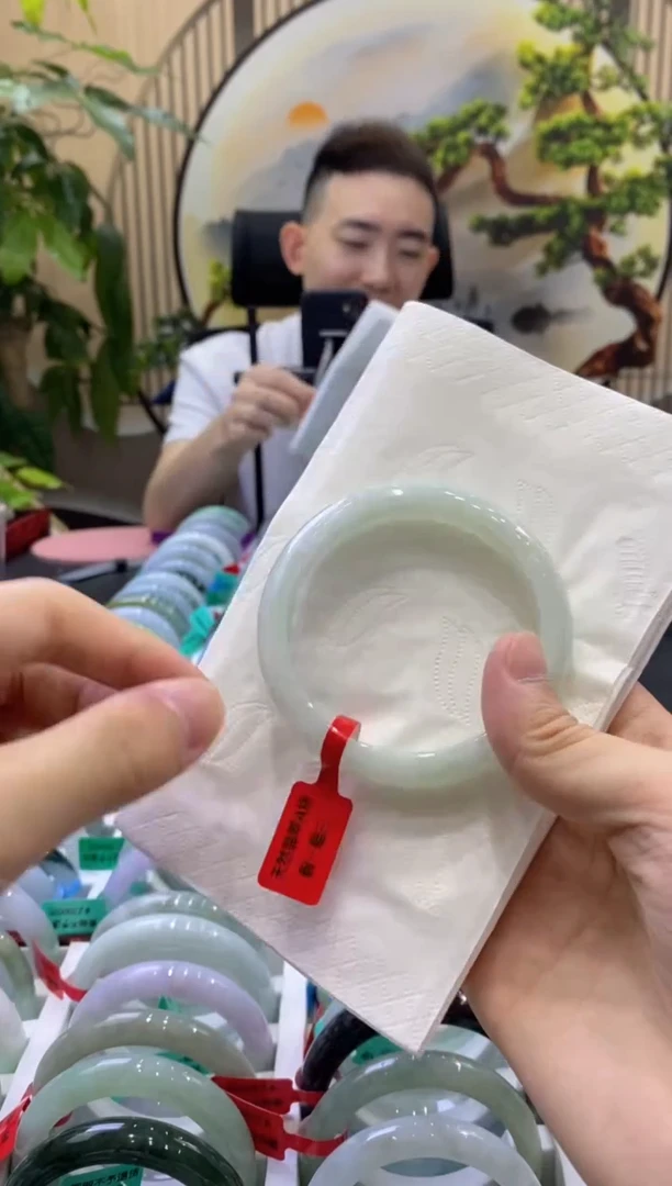 翡翠手镯未镶嵌1569