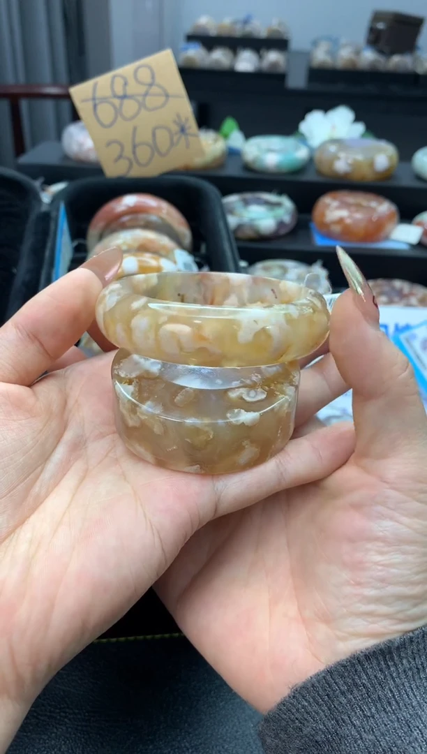 未镶嵌手镯石英质玉（57-58圈口）赠送镯心