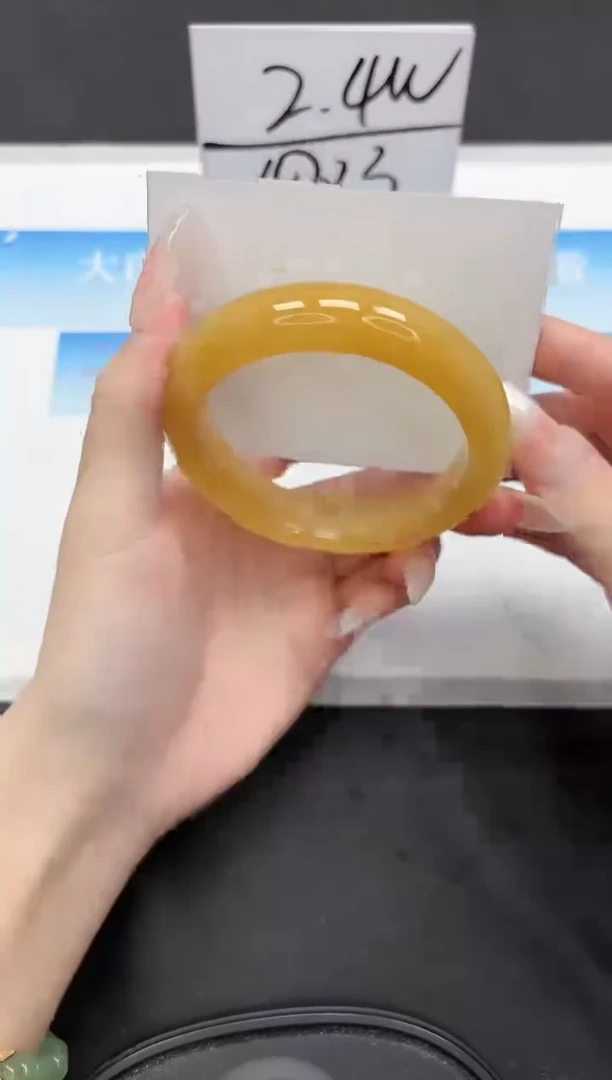 未镶嵌手镯石英质玉205-60.8