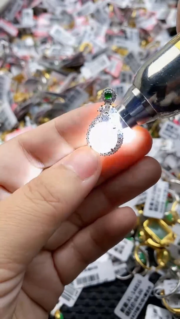 翡翠戒指银S925镶嵌444444    0