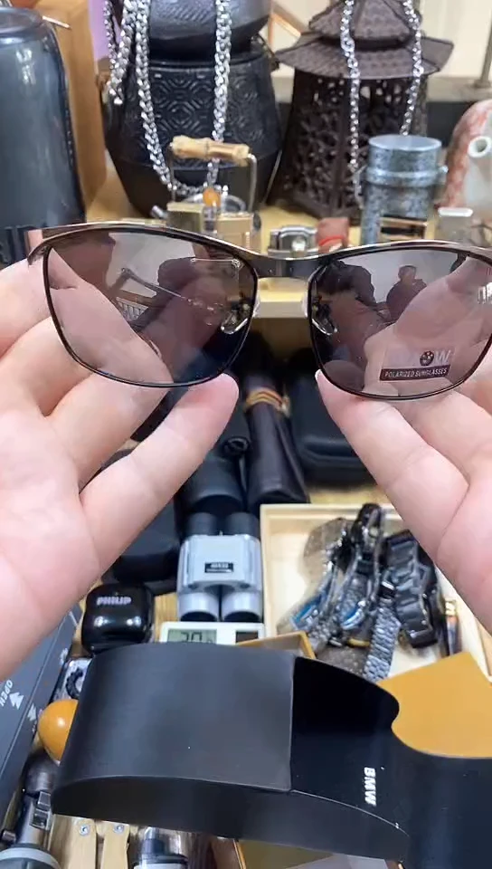 瓷片闪购商品  如图所示