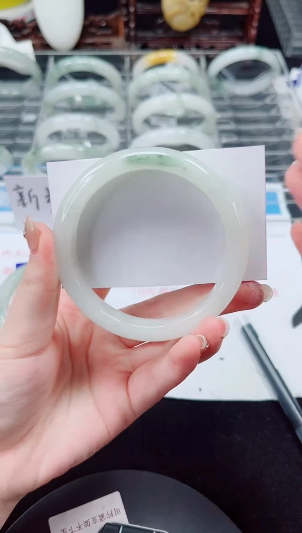 未镶嵌手镯石英质玉67-61/62