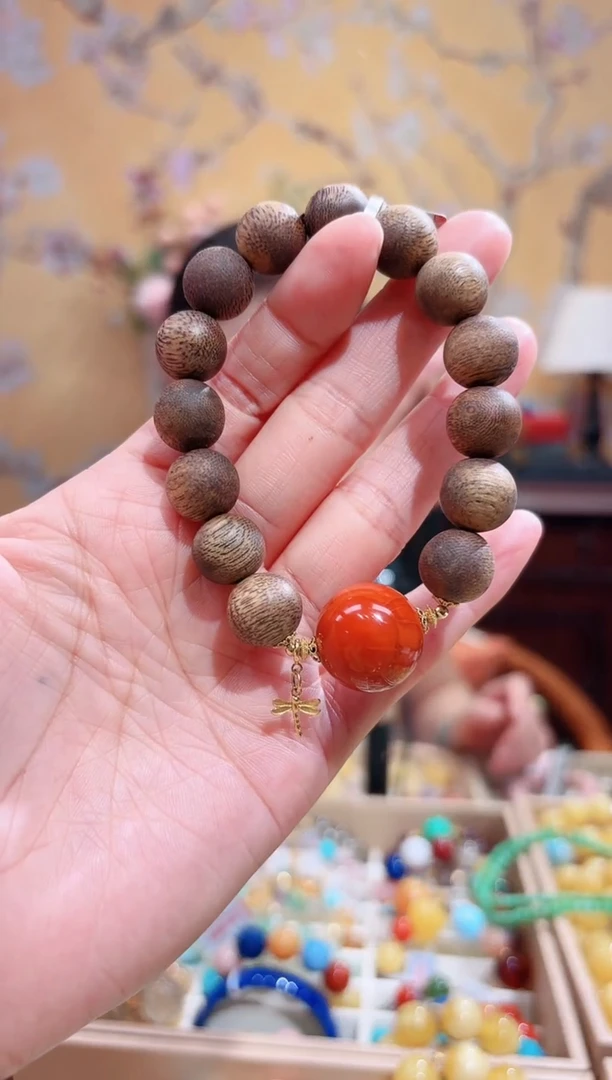 18K金镶嵌手链南红玛瑙设计款手串