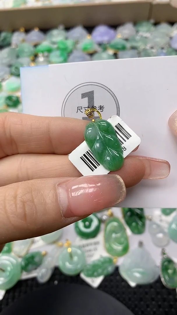 颈饰18K金镶嵌翡翠a货支持复检百元以上9元证书费自理